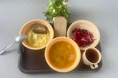 В ГУФСИН показали праздничный обед осужденных из Старых Решет