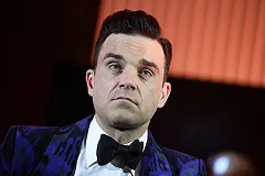 Робби Уильямс потребовал грибы и гримерку отцу на российских гастролях