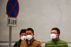 В Китае запустили рекламу о спасающих население длинных волосах в носу