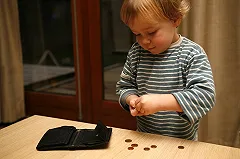 Минтруд предлагает учитывать имущество граждан при обращении за соцподдержкой