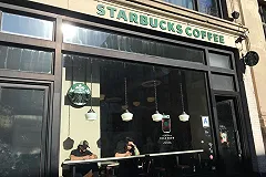 Видео задержания в Starbucks чернокожих посетителей появилось в Twitter