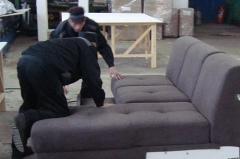 Угловые диваны начали собирать в екатеринбургской ИК-2