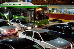 ЕМУП «Гортранс» обещает вывести все имеющиеся автобусы и трамваи в час пик