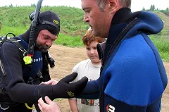 Для поисков пропавшей девочки требуются добровольцы с гидрокостюмами