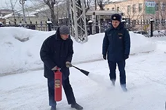 Перед Рождеством сотрудники МЧС проверяют безопасность храмов