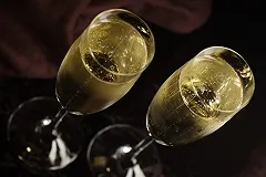 В «Роскачестве» рассказали, как выбирать шампанское