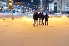 В центре Екатеринбурга произошли массовые драки возле кафе