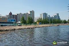 Строители яхт-клуба на ВИЗ-пруду закрыли для горожан проход к пляжу