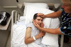 Мэр Екатеринбурга просит горожан помочь хоспису: не хватает даже на питание