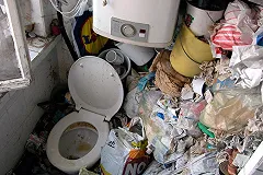 Забитый просрочкой частный двор сгорел на Уралмаше