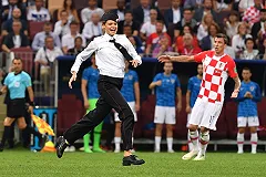 Стало известно, как Pussy Riot попали на поле в финале чемпионата мира