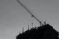 В Екатеринбурге ещё в двух районах снесут старые дома