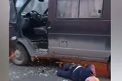 Под Екатеринбургом мужчина кинулся на «Газель», чтобы остановить пьяного водителя