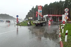 Renault Logan с ребенком-пассажиром опрокинулся на Кольцовском тракте