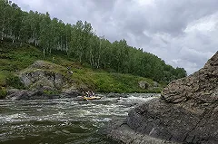 Туриста спасли после столкновения катамаранов на реке Реж (ФОТО)