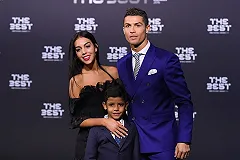 Суррогатная мать родила для Роналду двойняшек