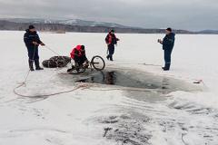 Поисковики нашли велосипед пропавшего в Снежинске фотографа на дне озера