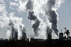 Жители Дегтярска требуют отставки мэра, назвавшего горожан «уродами»