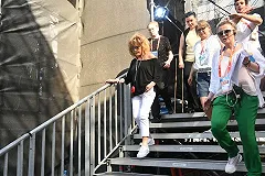 СМИ: Пугачева уехала в Европу, чтобы получить вид на жительство