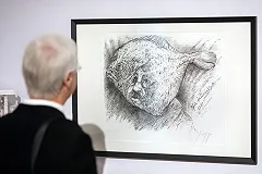 В галерее «Главный проспект» повредили работу Сальвадора Дали