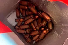 В квартире Дмитрия Гудкова нашли боевые патроны и снаряд