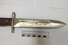 В Екатеринбурге продавец-кондитер залез в окно и зарезал штык-ножом мужчину