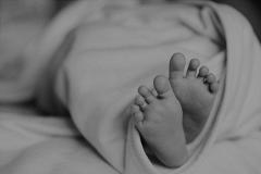 Младенца, которого мертвым нашли в уральском городе, родила бездомная