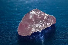 Под санкции ЕС попадут нефть, сталь, алмазы, икра и водка из России