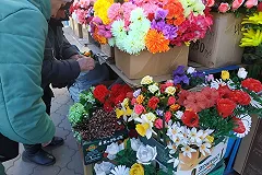 На кладбище в поселке под Сысертью люди в масках избили копщика могилы