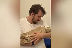 Певица из Екатеринбурга Лиза Монеточка показала новорожденную дочь