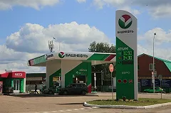 Башнефть в пятый раз за год повысила цены на бензин