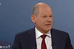 Шольц рассказал, что Путин в ходе переговоров чередует русский и немецкий