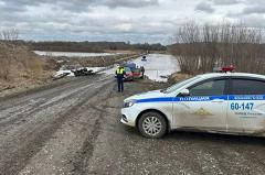 В Свердловской области затопило мост