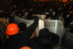 В Киве госпитализированы более 70 участников столкновений