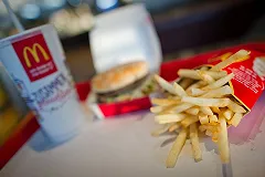 Москвич засудил McDonald\'s за травму ноги