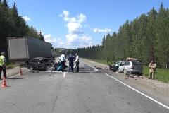 Три человека погибли на трассе Екатеринбург — Пермь по вине неопытного водителя