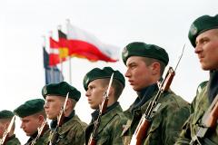 Польша перебросит войска к восточным границам из-за конфликта на Украине