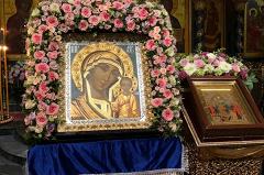 В праздник Казанской иконы Божией матери в Екатеринбурге прошел крестный ход