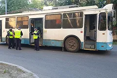 В Екатеринбурге водитель остановила троллейбус посреди маршрута, заявив, что смена закончилась