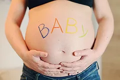 Женщины, рожающие поздно, живут дольше