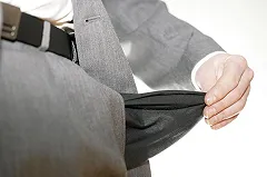 В США у адвоката поджигателя во время суда загорелись брюки