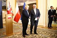 МИД Польши пообещал обдумать вопрос о требовании репараций с России