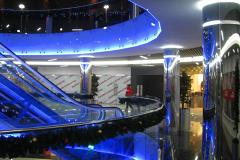 В торговом центре на Ямале девочка сорвалась с эскалатора