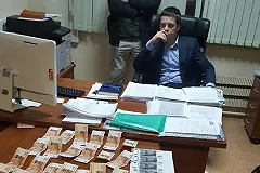 Руководителя департамента рекламы МУГИСО взяли под домашний арест