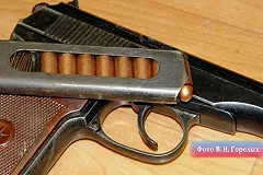 Силовики задержали свердловчанина с пистолетом и поддельным удостоверением ФСБ