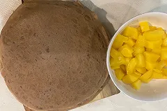 Диетолог сообщила, как сделать блины полезными