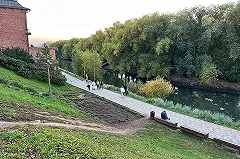 В Екатеринбурге внезапно исчез знаменитый памятник в центре города