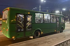 В Берёзовском водитель автобуса ударил школьника по голове