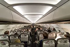 ХК «Сибирь» ждали вылета самолета, находясь в его салоне почти 6 часов