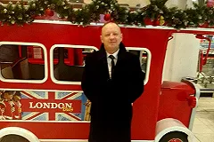 Суд отказался арестовывать экс-полицейского, протаранившего толпу на джипе